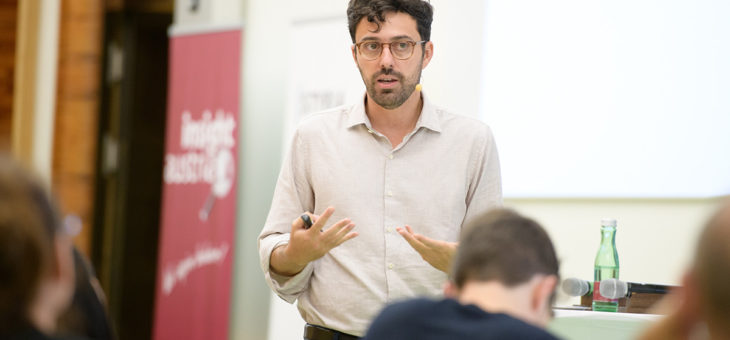 Leonardo Bursztyn beim Vienna Behavioral Economics Network: “Gruppenzwang hat einen großen Einfluss auf schulischen Erfolg”